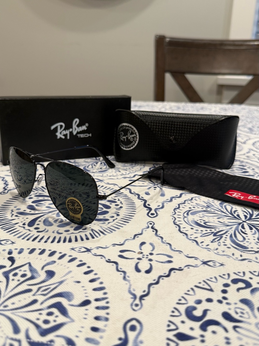 Ray-Ban Aviator Black Frame Sunglasses (Brand New!!)